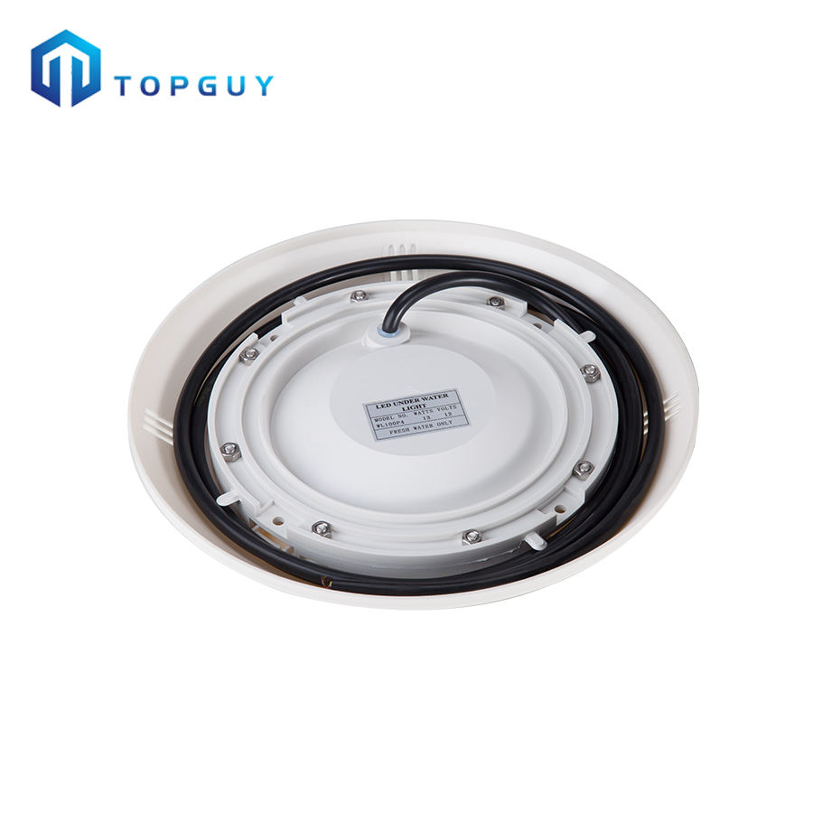 Piscine lumineuse sous l'eau 